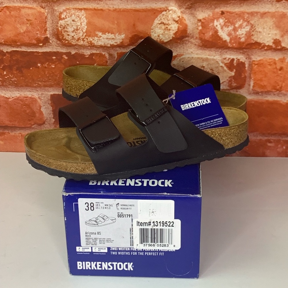 Women’s Birkenstock Arizona BS Sandals - Size 7